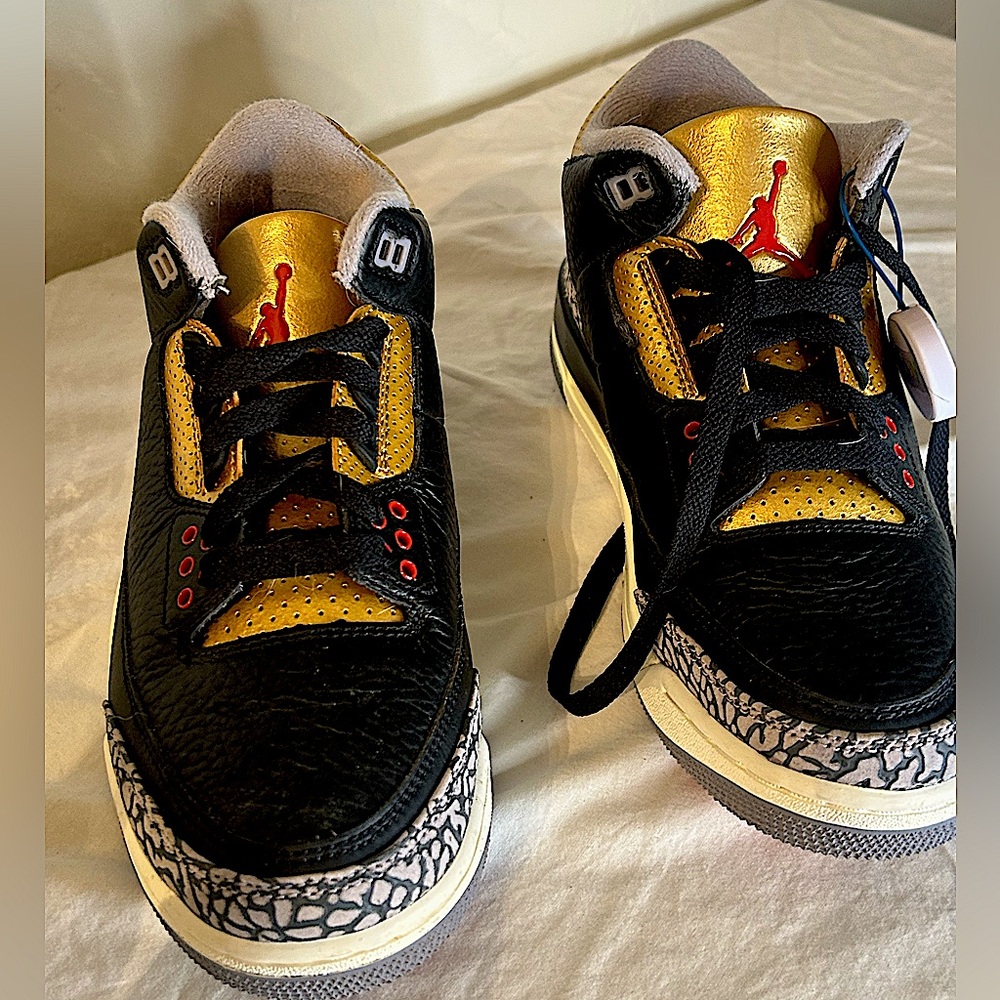 Woman’s Air Jordans Retro 3 Black With Gold Size 8 New without box